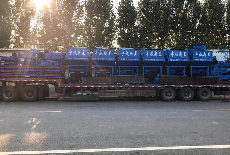 花生剝殼機正在發(fā)貨 花生剝殼機正在發(fā)貨
