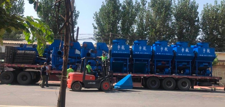 運輸中的花生剝殼機 運輸中的花生剝殼機